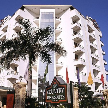 Country Inn & Suites Haridwār Екстериор снимка